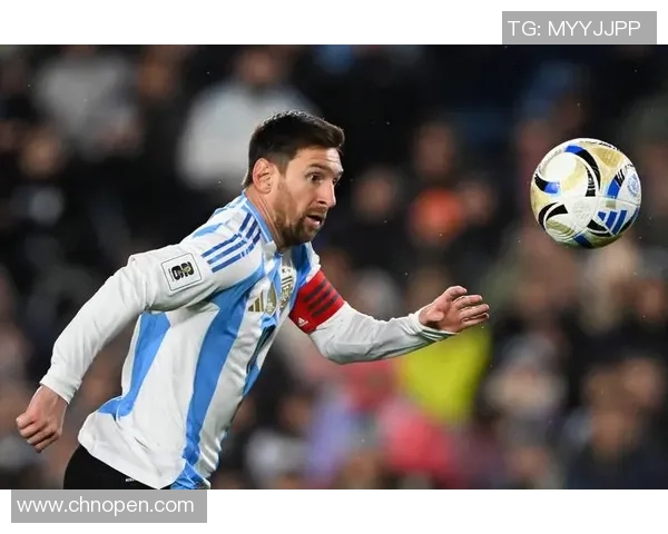 全球足坛三大球星排名揭晓 谁能称霸足坛巅峰地位 全球足坛三大球星排名揭晓 谁能称霸足坛巅峰地位