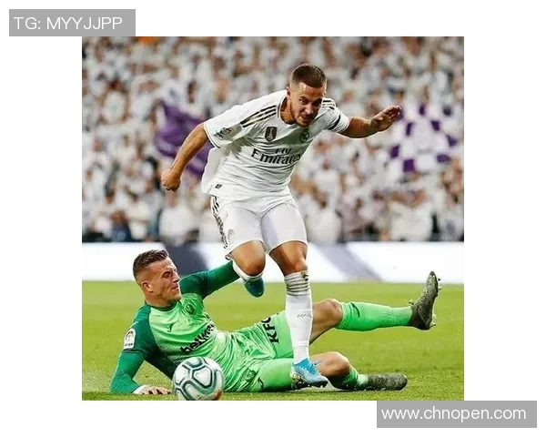 历代法国男足球星排名全解析:从传奇到现代巨星的辉煌之路 历代法国男足球星排名全解析:从传奇到现代巨星的辉煌之路