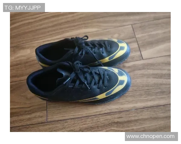 各大球星上脚足球鞋解析：从梅西到C罗的球场风采与科技创新