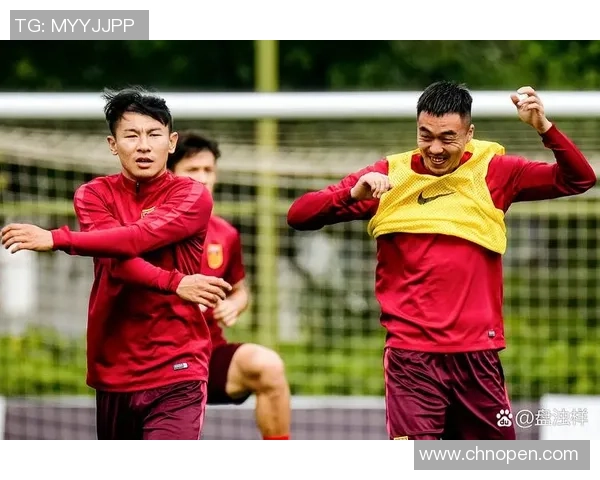 国足球星拼尽全力赛场奔跑只为养活全家展现责任与担当 国足球星拼尽全力赛场奔跑只为养活全家展现责任与担当