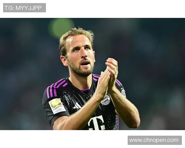 回顾已逝足球巨星的辉煌岁月与永恒精神力量 回顾已逝足球巨星的辉煌岁月与永恒精神力量