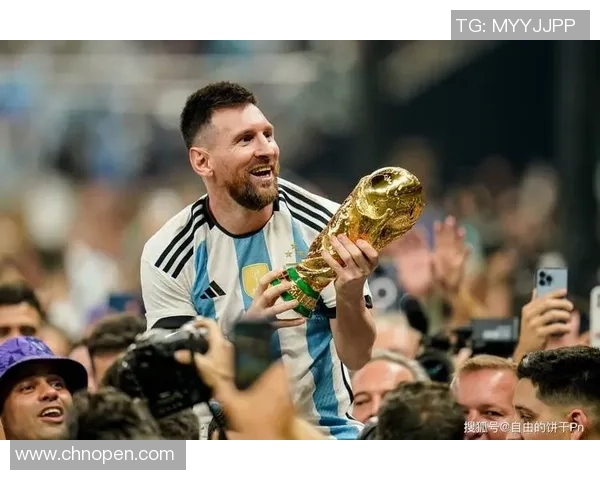 年薪超过两亿人民币的世界足球球星究竟有多少位球迷最关心的问题 年薪超过两亿人民币的世界足球球星究竟有多少位球迷最关心的问题