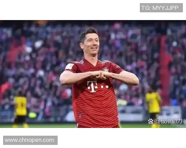 球星挑战踢足球的歌曲带你感受热血与激情的完美融合 球星挑战踢足球的歌曲带你感受热血与激情的完美融合