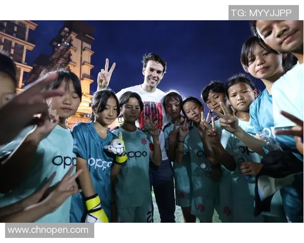 足球球星们的传奇故事与他们在绿茵场上的荣耀时刻回顾